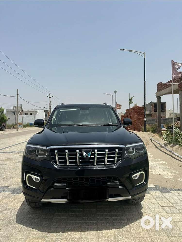 Mahindra Diesel Automatic 2023 Car