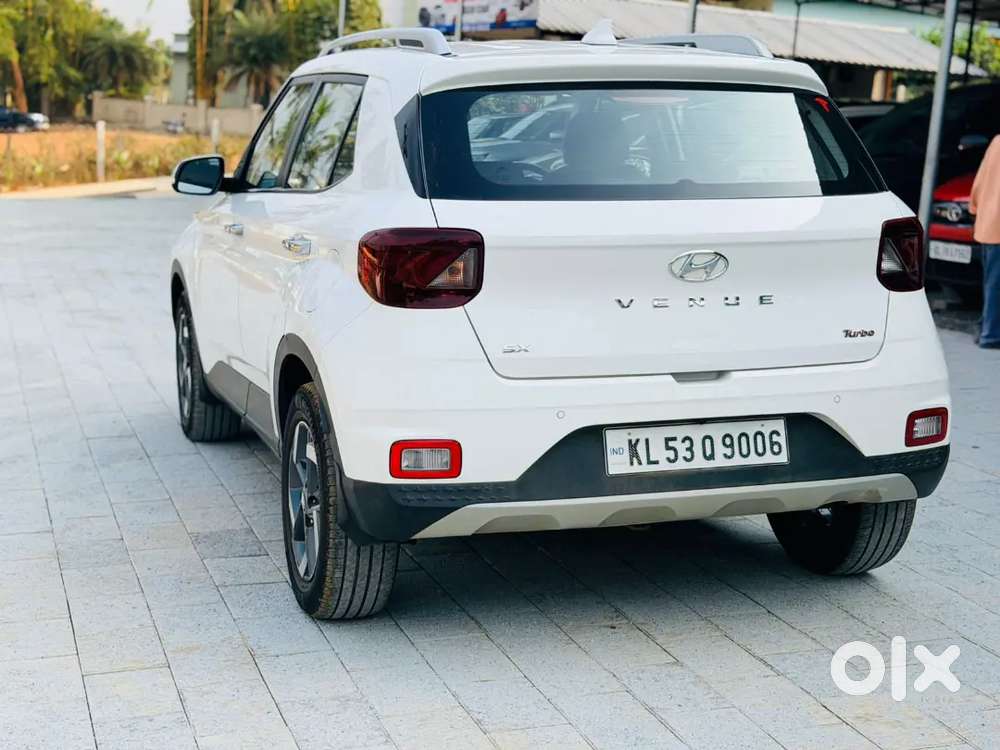 Hyundai Venue 2020 Petrol Well Maintained, (urjent Sale)