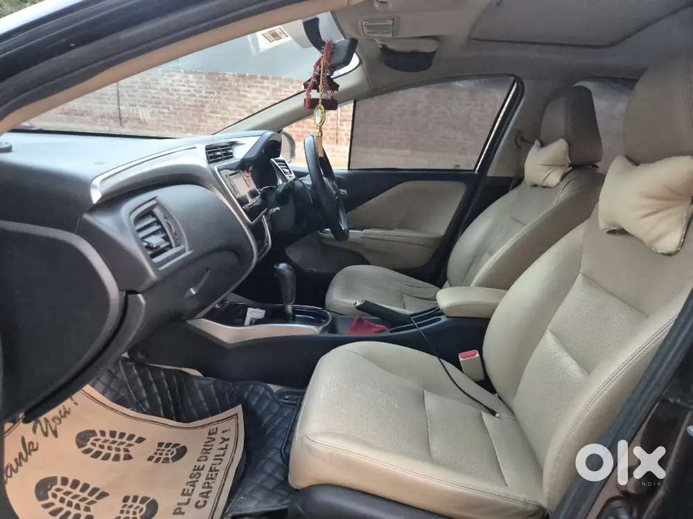 Honda City Vx Cvt Sunroof 
Petrol
Bs4 Norms