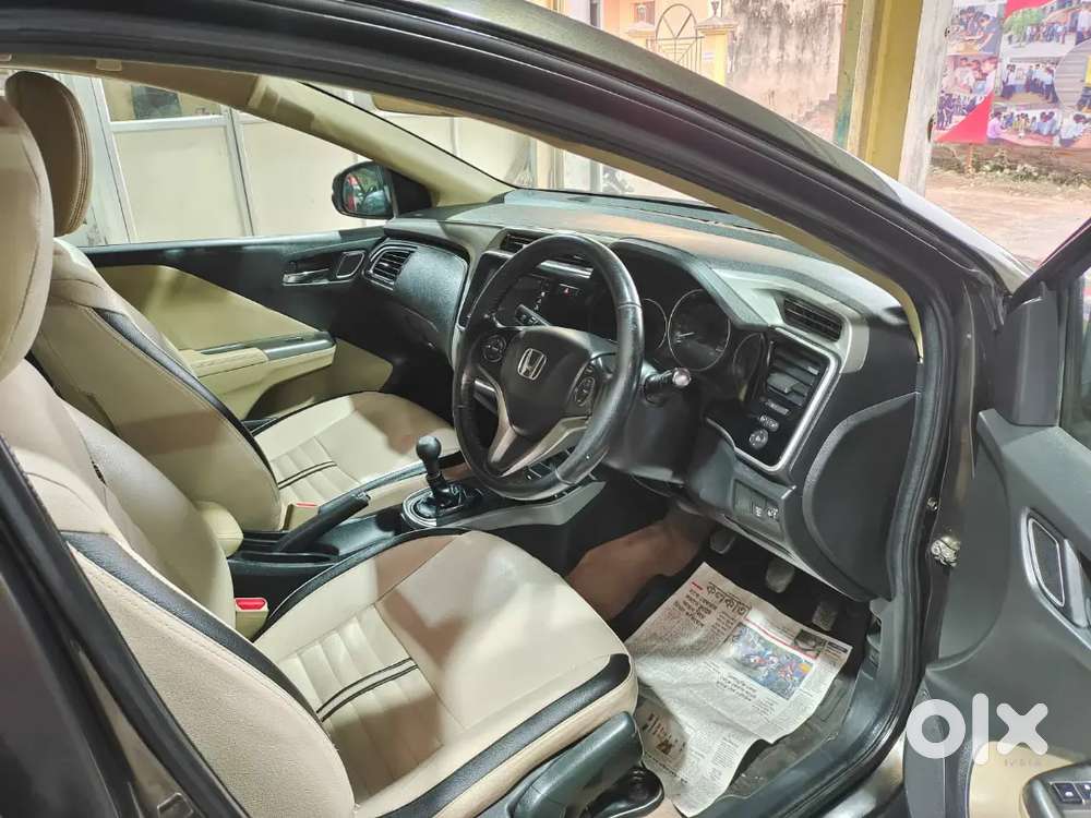 Honda City 2017 Model Vx Mt Sunroof Push Button Start Alloy Wheels