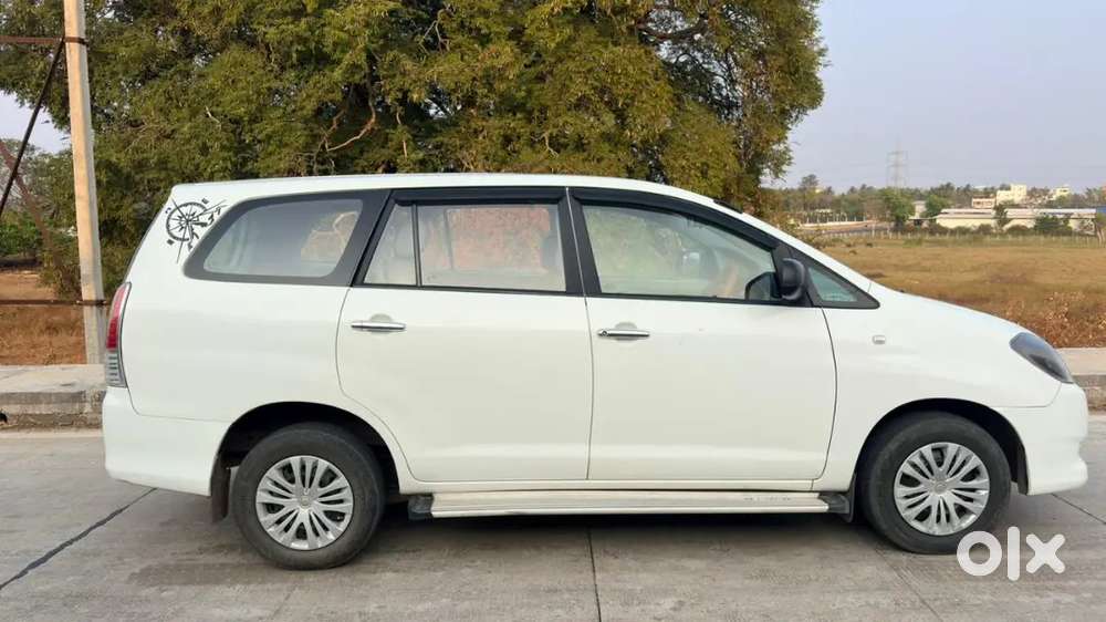 Toyota Innova 2012