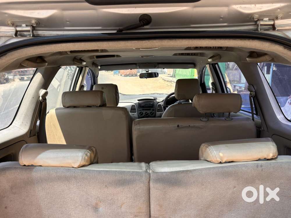 Toyota Innova 2004-2011 2.5 G4 Diesel 8-seater, 2011, Diesel