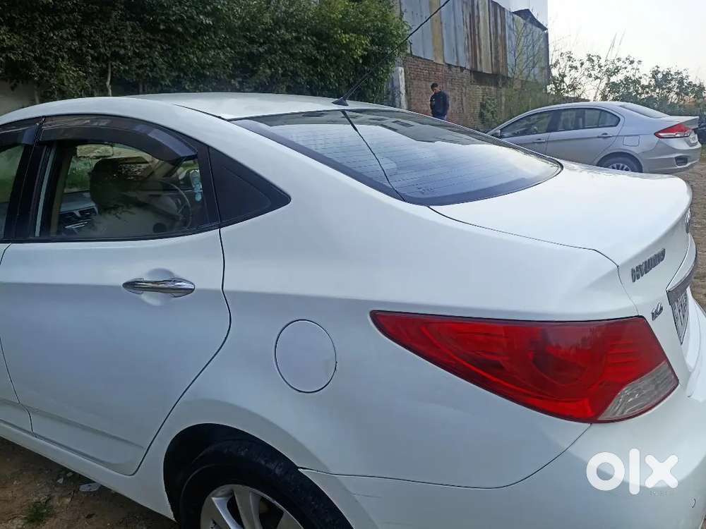 Hyundai Fluidic Verna 2013