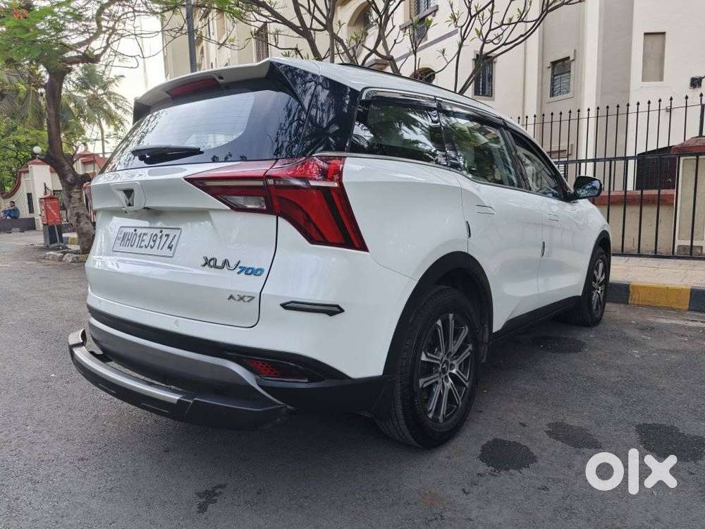 Mahindra Xuv700 2.0 Ax 7 Petrol Mt Str, 2023, Petrol