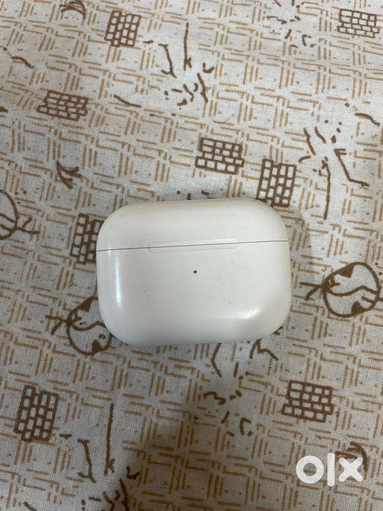 Apple Airpods Pro 2 Case without airpods ( Excellent Condition)