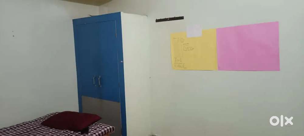 Need roommate female also allowed