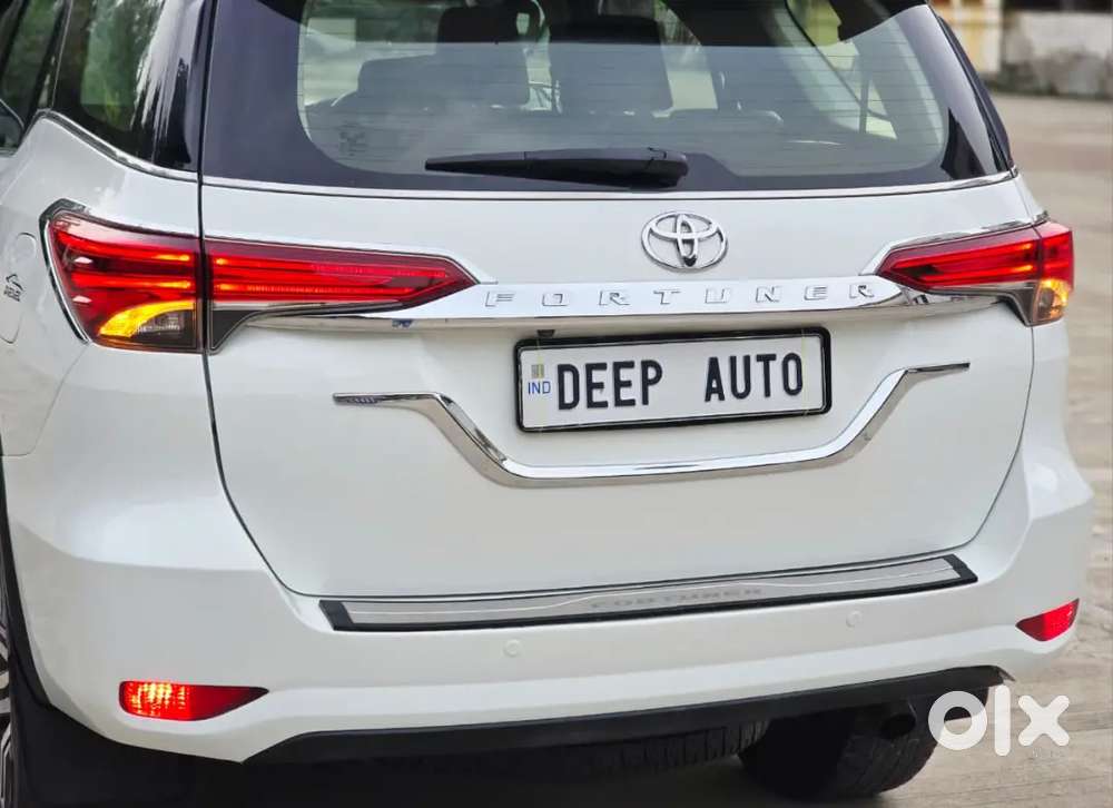 Toyota Fortuner 4x2 Auto Diesel 1st Owner Company Record