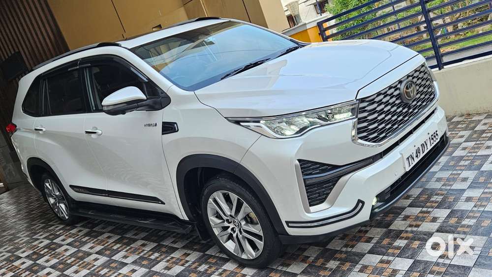 Toyota Innova Hycross 2.0 Zx (o) Hybrid 7 Str, 2024, Petrol