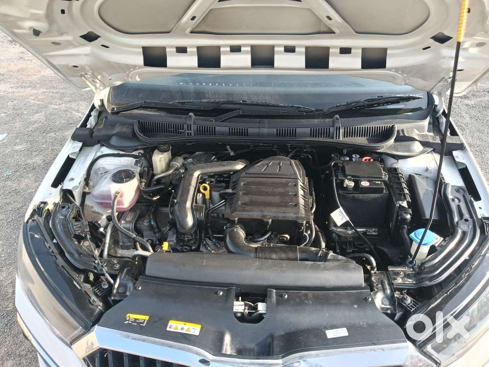 Skoda Slavia 1.0 Ambition Tsi At, 2022, Petrol