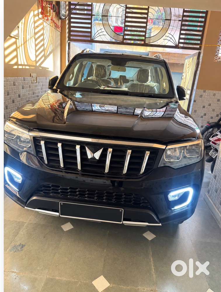 Mahindra Scorpio-n Z8 Select Petrol Manual 2025 In Showroom Condition