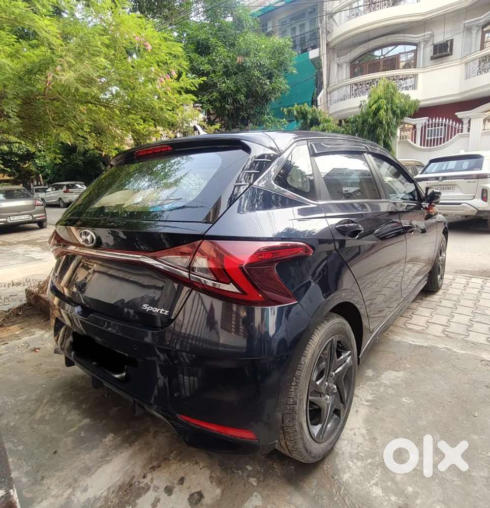 Hyundai I20 Sportz 2022  12.6k Km  Up14  Showroom Condition