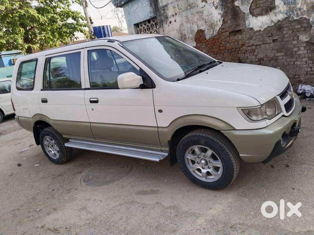 Chevrolet Tavera Neo 3 Lt- 8 Str Bs-iii, 2015, Petrol