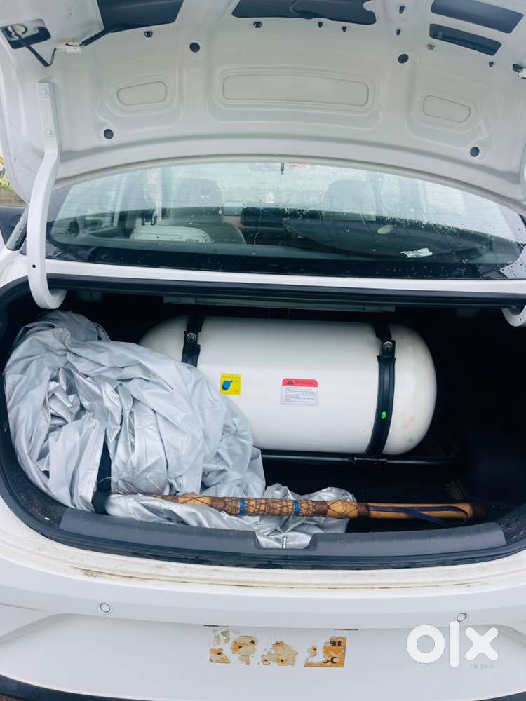 Hyundai Aura Cng & Hybrids Good Condition