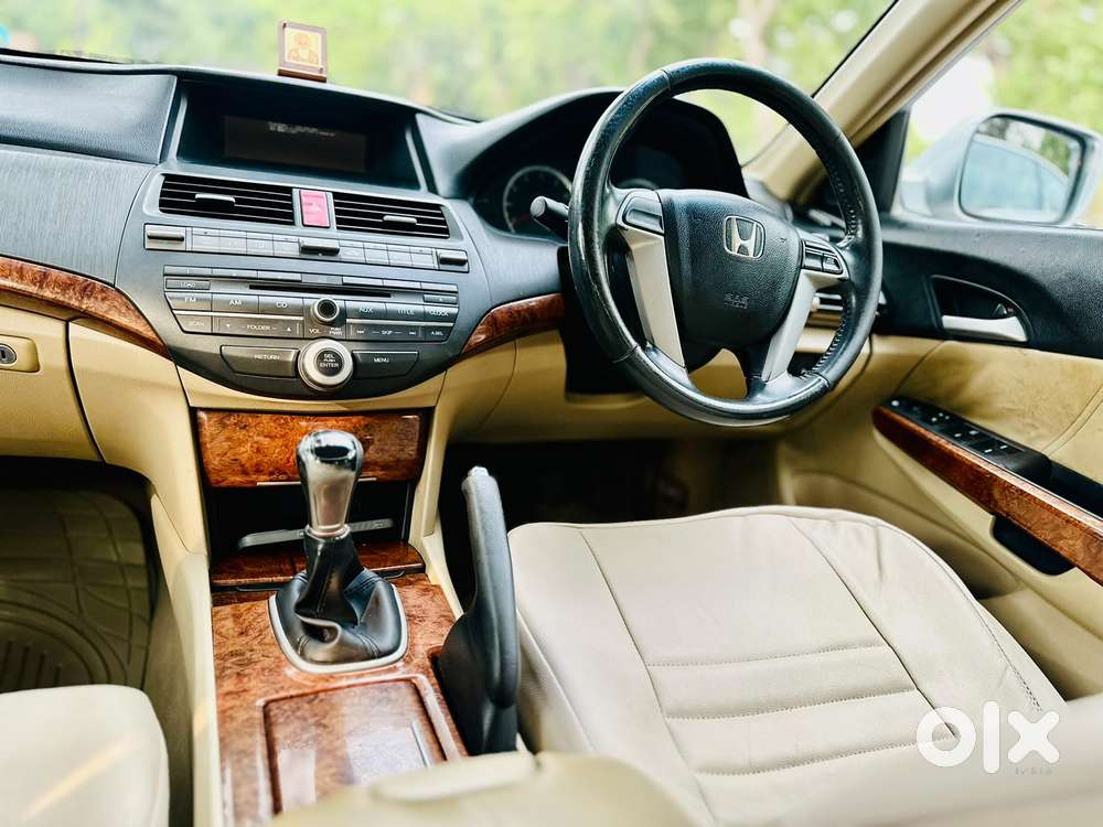 Honda Accord 2.4 Elegance Manual, 2012, Petrol