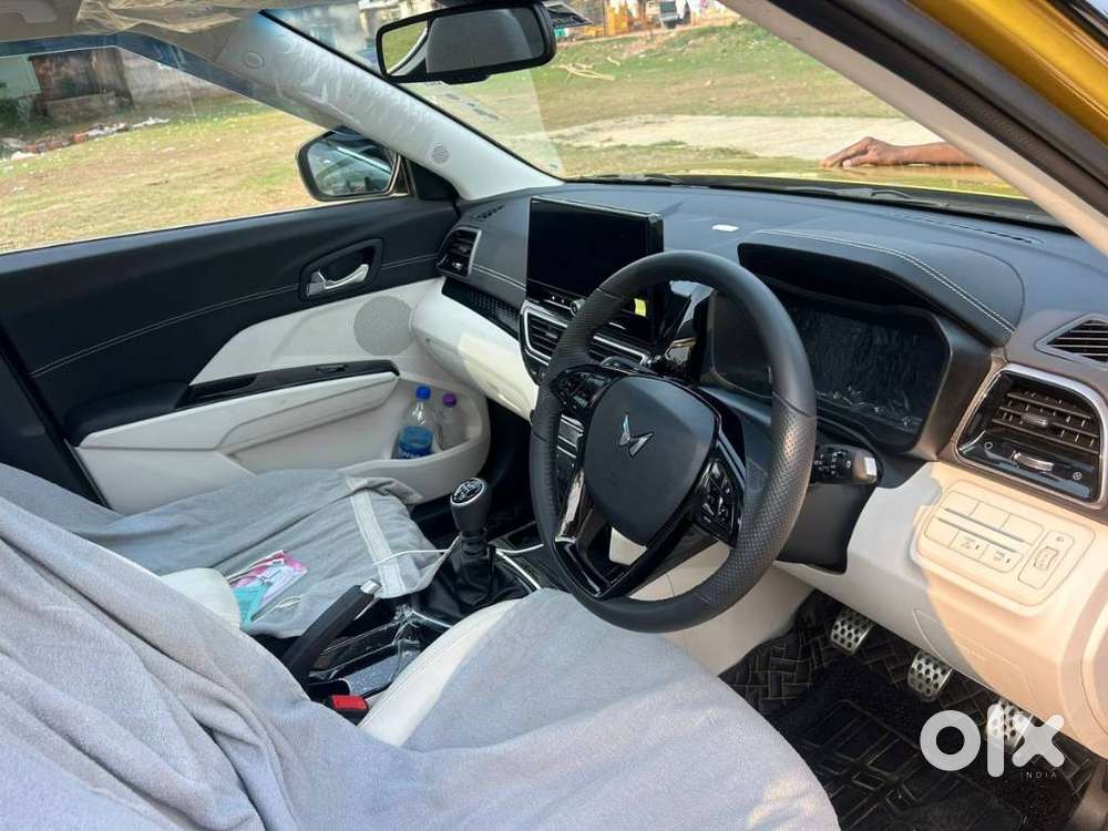Mahindra Xuv 3xo Ax7l Petrol Mt, 2025, Petrol