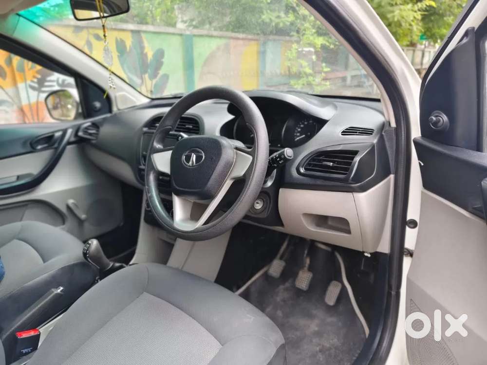 Tata Tiago Xe, 2018, Petrol