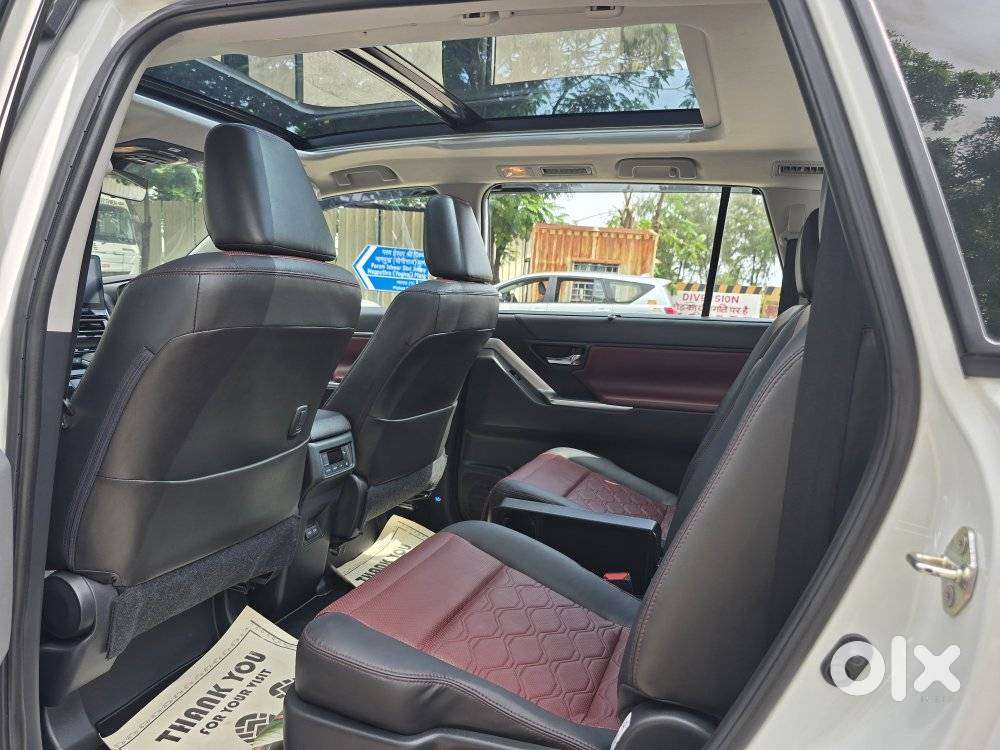 Toyota Innova Hycross 2.0 Zx (o) Hybrid 7 Str, 2025, Petrol