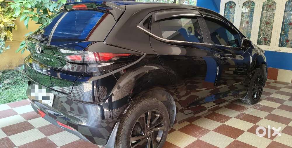 Tata Altroz Dark Edition