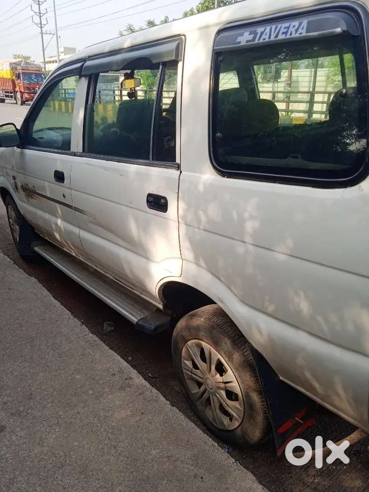 Chevrolet Tavera 2010 Diesel Manual Lt