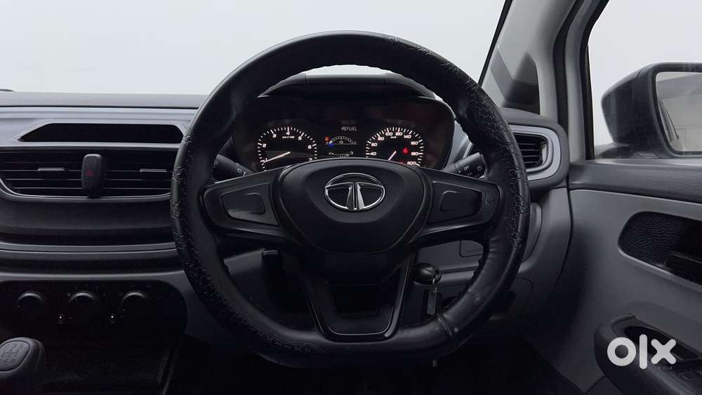 Tata Altroz 1.2 Xe, 2020, Petrol