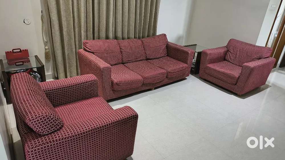 5 Seater Sofa Set 3+1+1 with washable covers with FREEKurlOn Mattress