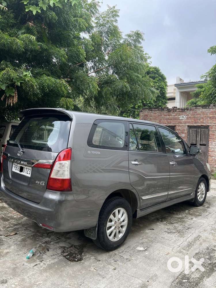 Toyota Innova 2.5 Z Diesel 7 Seater Bs Iv, 2014, Diesel