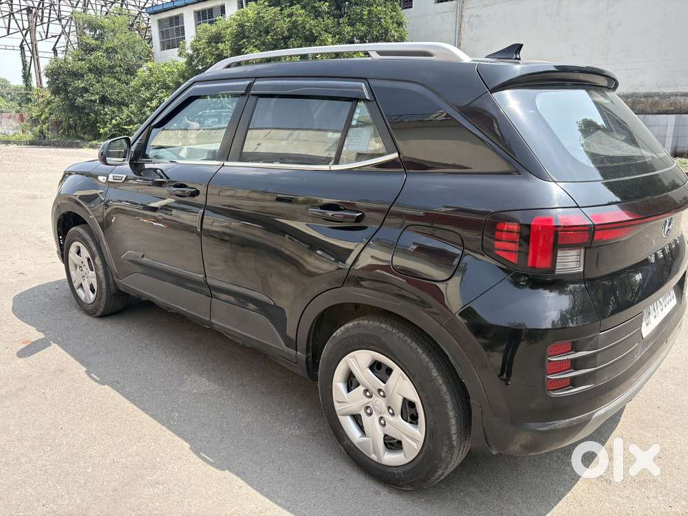 Hyundai Venue 1.2 S (o), 2022, Cng & Hybrids