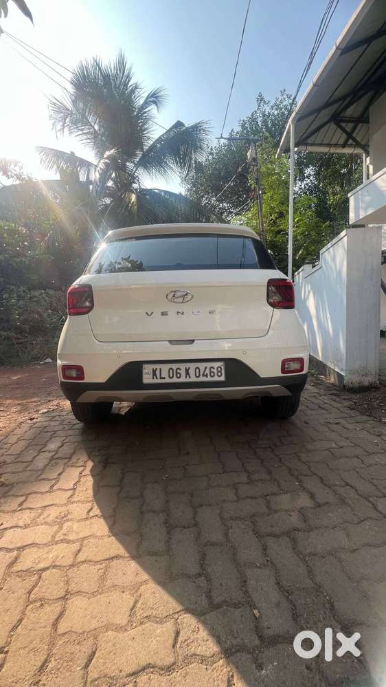 2020 Hyundai Venue (manual) – Direct Sale By Owner