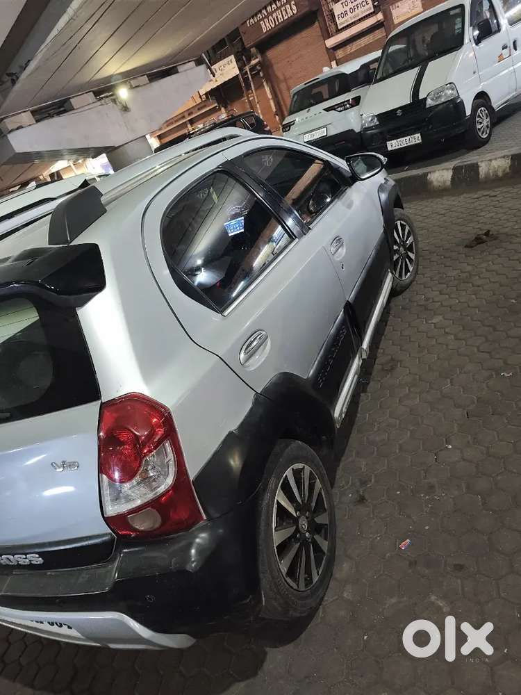 Toyota Etios Cross 2016