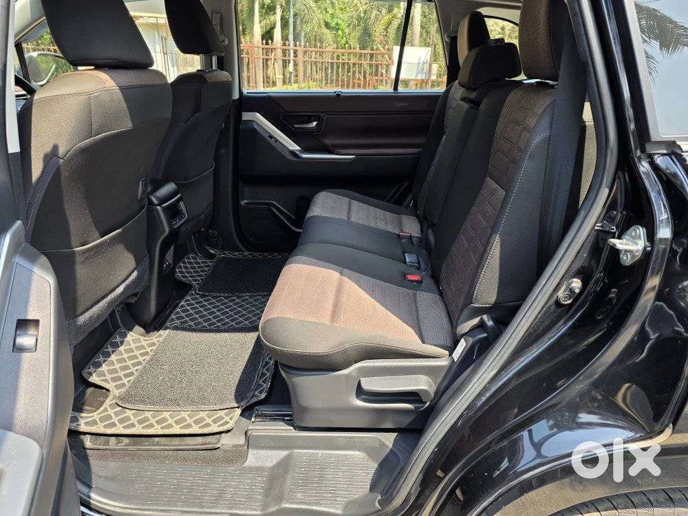 Toyota Innova Hycross 2.0 Vx Hybrid 8 Str, 2025, Petrol