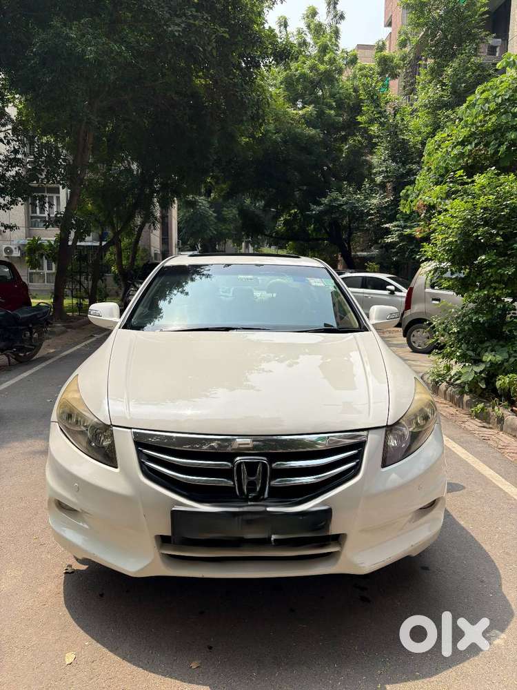 Honda Accord 2.4 At 2011 Model