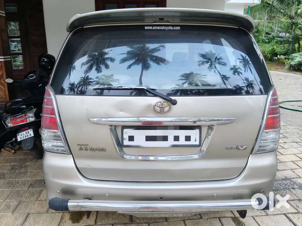 Toyota Innova Hycross 2010