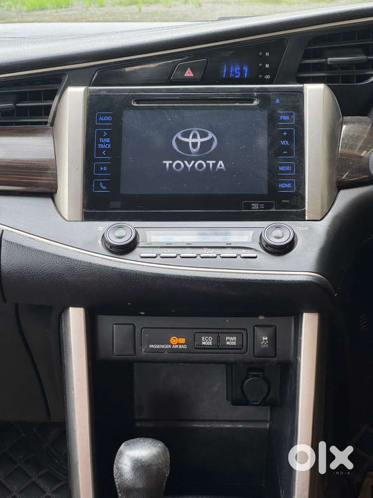 Toyota Innova Crysta 2.8z Automatic, 2016, Diesel