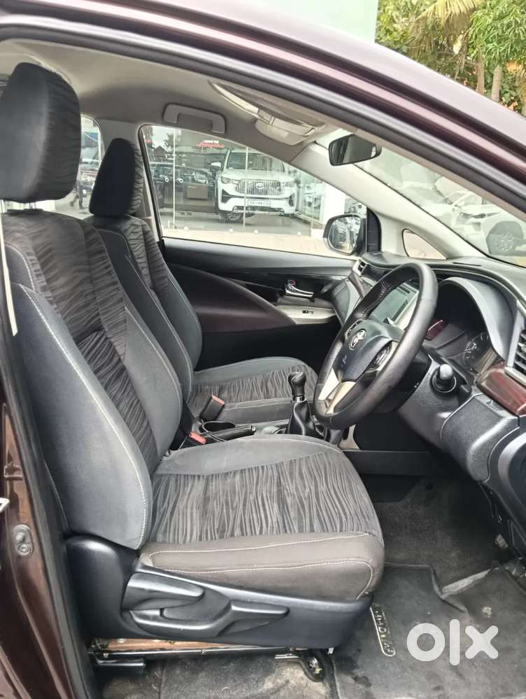 Toyota Innova Crysta 2.4 V 7 Str, 2017, Diesel