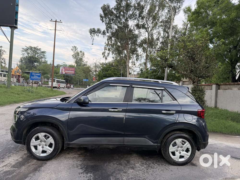 Hyundai Venue S, 2022, Petrol