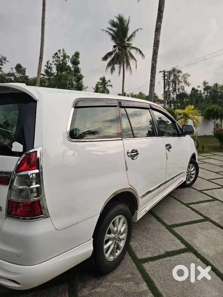 Toyota Innova 2014. 2.5v 7 Str.