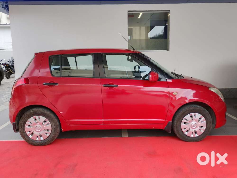 Maruti Suzuki Swift Vxi + Manual, 2010, Petrol