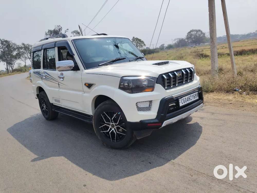 Mahindra Scorpio S6 2015