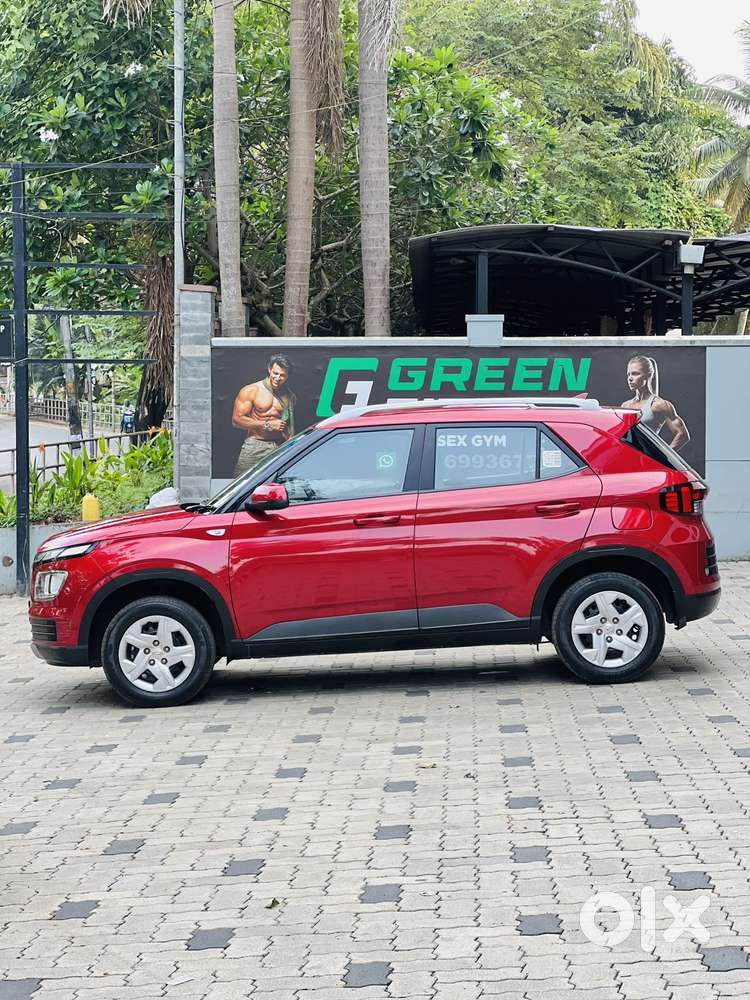 Hyundai Venue 1.2 S (o), 2022, Petrol