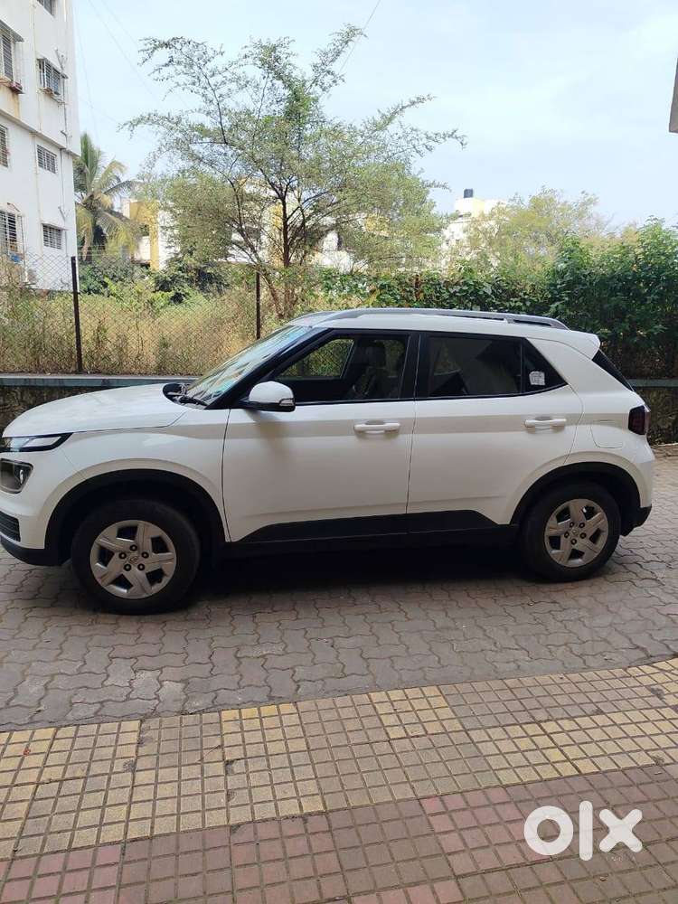 Hyundai Venue 2023 Petrol Well Maintained