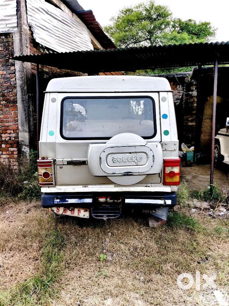 गाड़ी में चारों टायर एकदम न्यू है जो लेगा उसको फिटनेस बीमा करना पड़ेगा