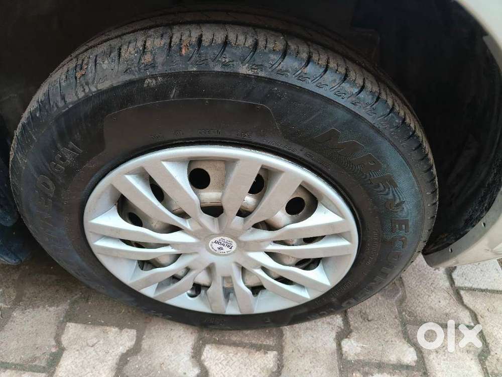 Maruti Suzuki Dzire 1.2 Lxi, 2015, Petrol