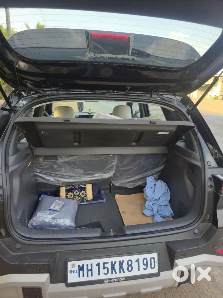 Hyundai Venue Hx7 Black Colour (diesel Manual Top Variant)