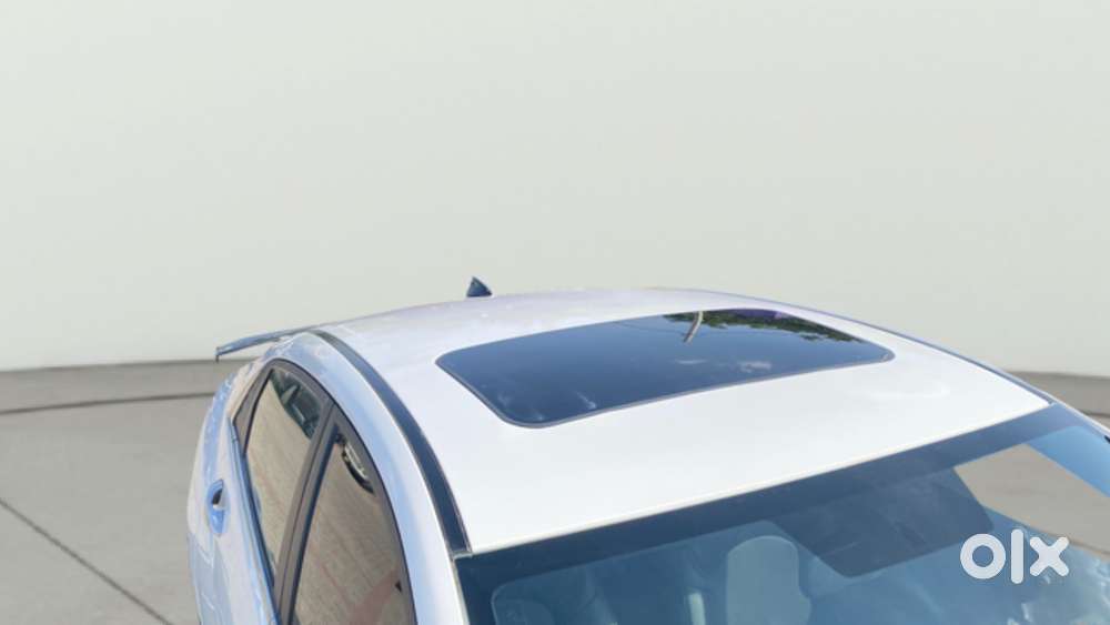 Hyundai Verna 1.5 Mpi Mt Sx (o), 2023, Petrol