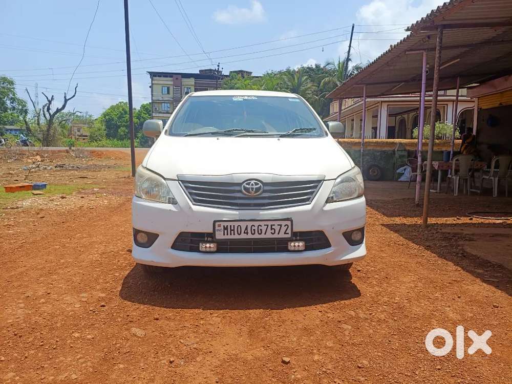 Toyota Innova 2013 Diesel 299999 Km Driven