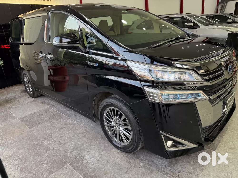 Toyota Vellfire 2.5 Hybrid, 2022, Petrol