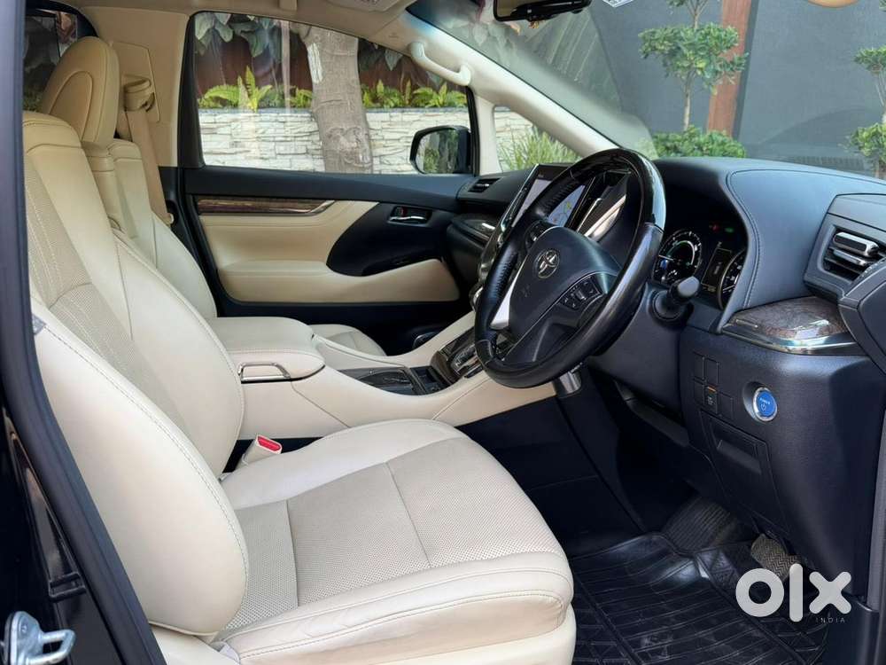 Toyota Vellfire Vip – Executive Lounge, 2023, Petrol