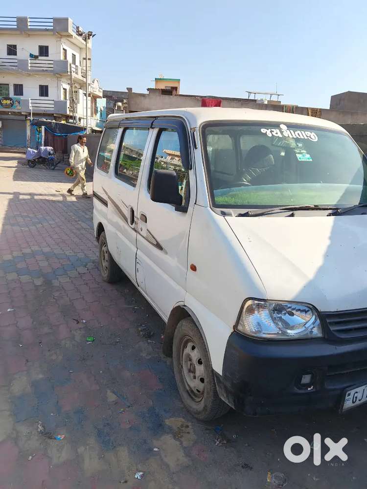 मेरा गाड़ी बहुत ही बढ़िया है और एक ही आदमी का चलाया हुआ