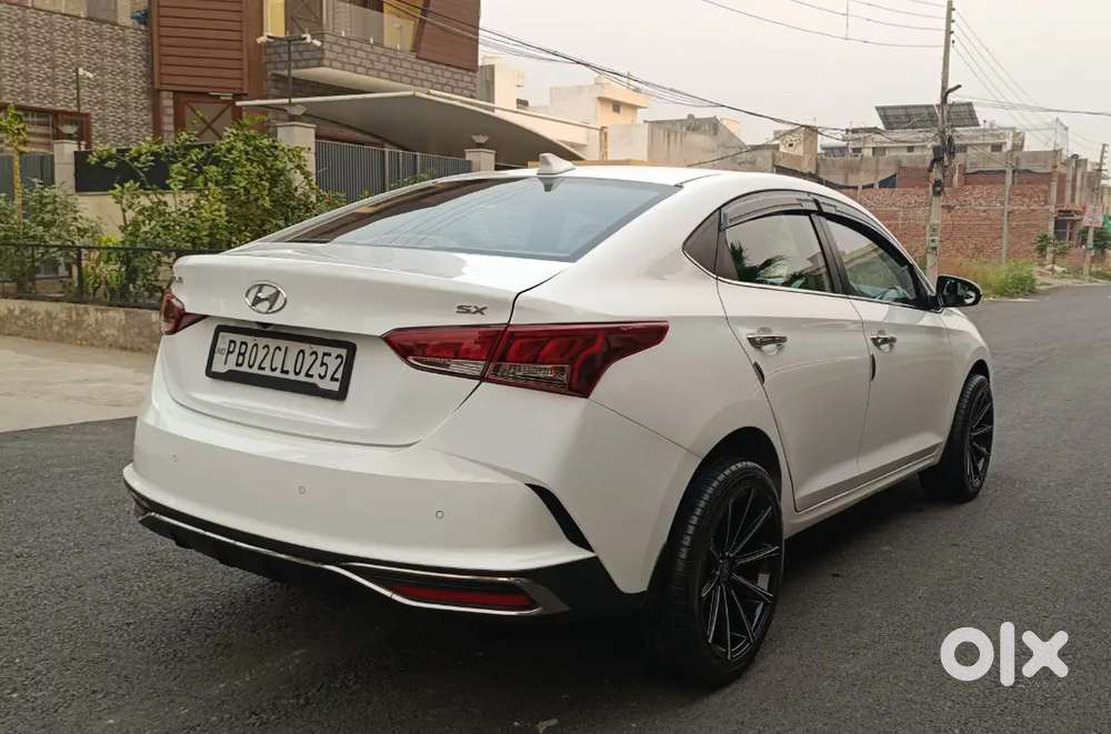 Showroom Condition Diesel Verna 2020 Top Model 85000 Km Driven