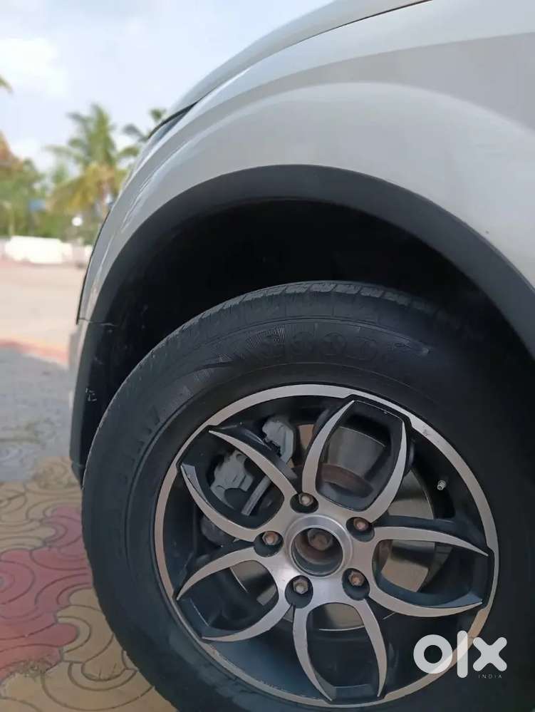 Mahindra Xuv500 2017